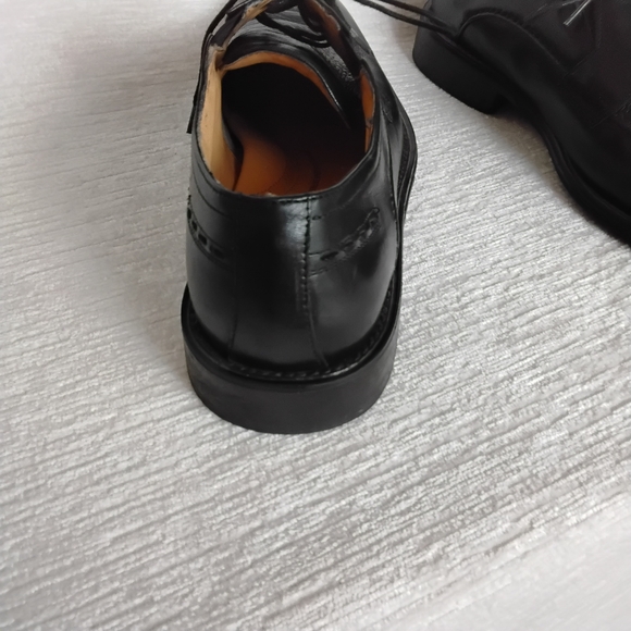 Elegant Black Size 9.5 Leather Men's Oxfords Pre Loved - Picture 4 of 12
